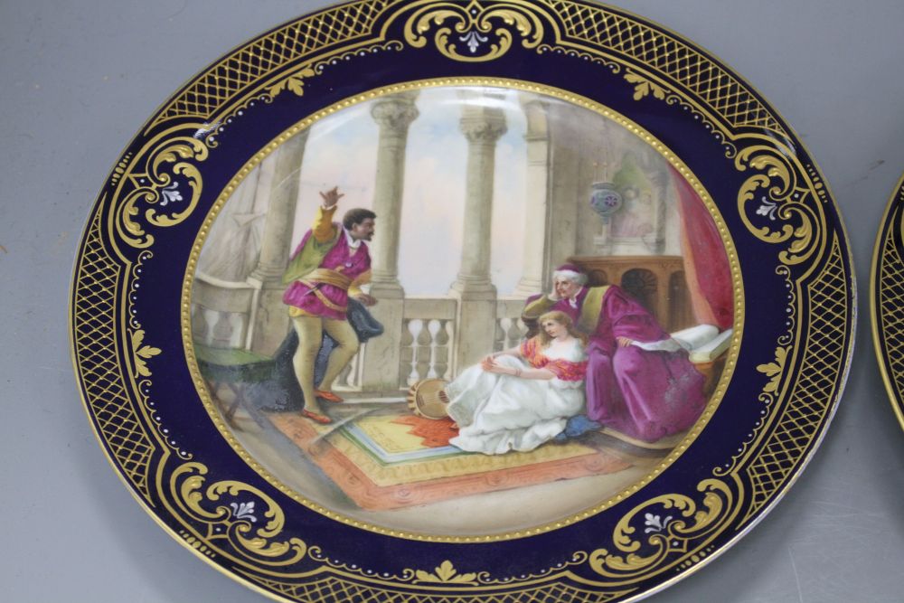A pair of Vienna style porcelain cabinet plates, decorated with Romeo und Julie, and Othello Seine Abenteuer Erzahlend, 25.5cm